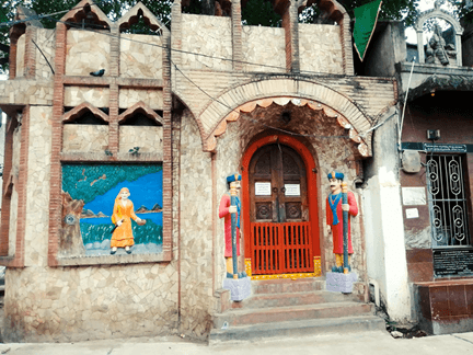 काशी विश्वेश्वर स्वामी मंदिर, अनकापल्ली — बाज़ार के बीच बसी शिवभक्ति की शांति