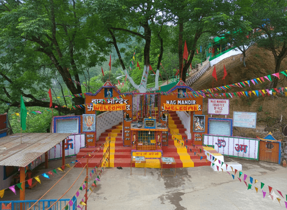 नाग मंदिर, सिंगचुंग – पहाड़ों के बीच नाग देवता का दिव्य धाम