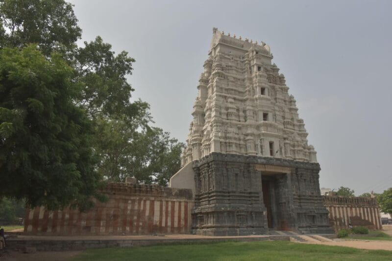 श्री चिंतला वेंकटरमण स्वामी मंदिर, ताडिपत्री – इतिहास, वास्तुकला और दर्शन का महत्व